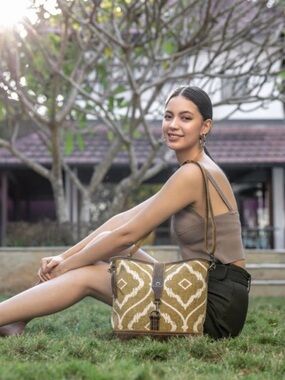Myra Bag Brown/Olive Aesthetics Shoulder Handbag Leather Western Style